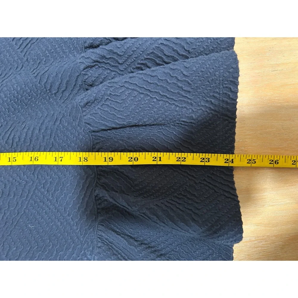 Maeve Anthropologie Peplum Flounce Embossed Blouse Top Navy Blue Sz M 3/4 Sleeve - Picture 6 of 8